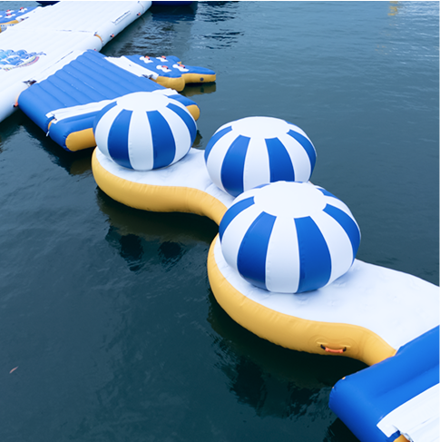 スリーキャップス